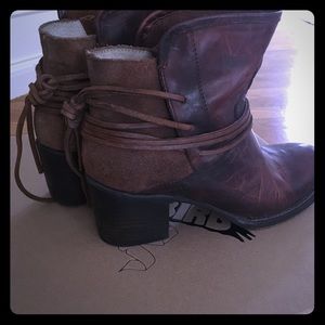 Brand new in box Freebird Casey Cognac ankle boots